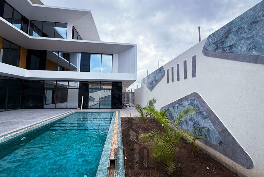 villa haut de gamme à vendre à Tokoin Lomé Togo 2