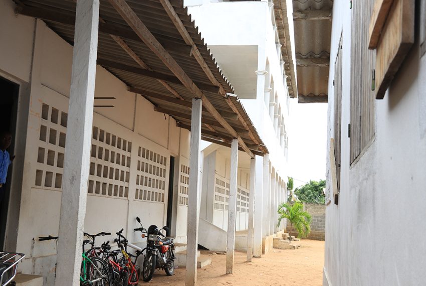 École à vendre au Togo Lomé de la maternelle au lycée, bâtiments 13