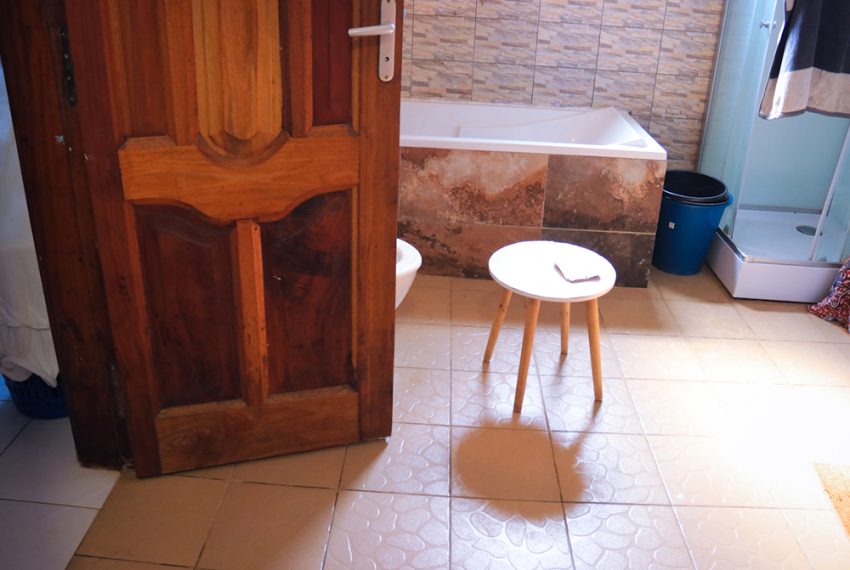 VILLA A VENDRE A BAGUIDA PROCHE CENTRE AERE BCEAOA LOME TOGO 13