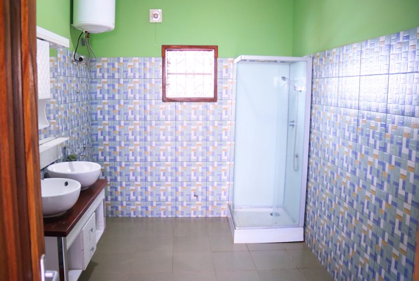 VILLA A VENDRE A BAGUIDA PROCHE CENTRE AERE BCEAOA LOME TOGO 17