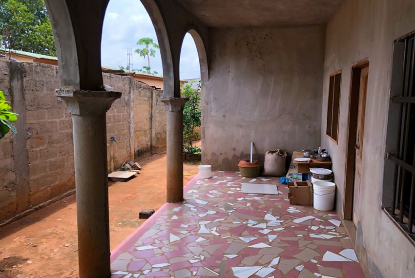 Villa à vendre a apéssito route mission tové légbassito 13