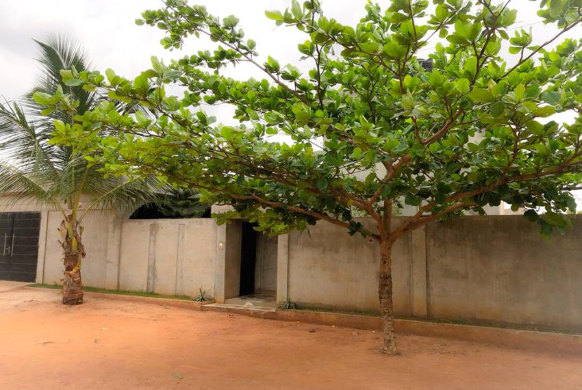 Villa à vendre a apéssito route mission tové légbassito 2