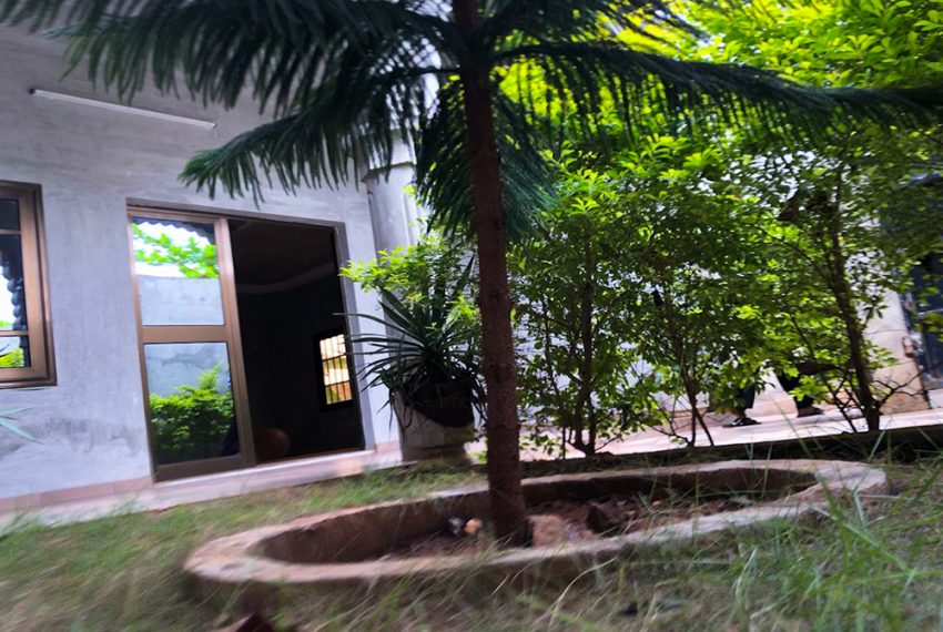 Villa à vendre a apéssito route mission tové légbassito 5