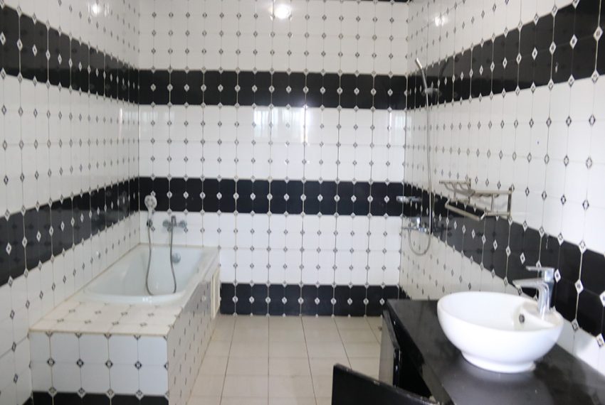 Villa à louer à Djidjolé Lomé Togo 15