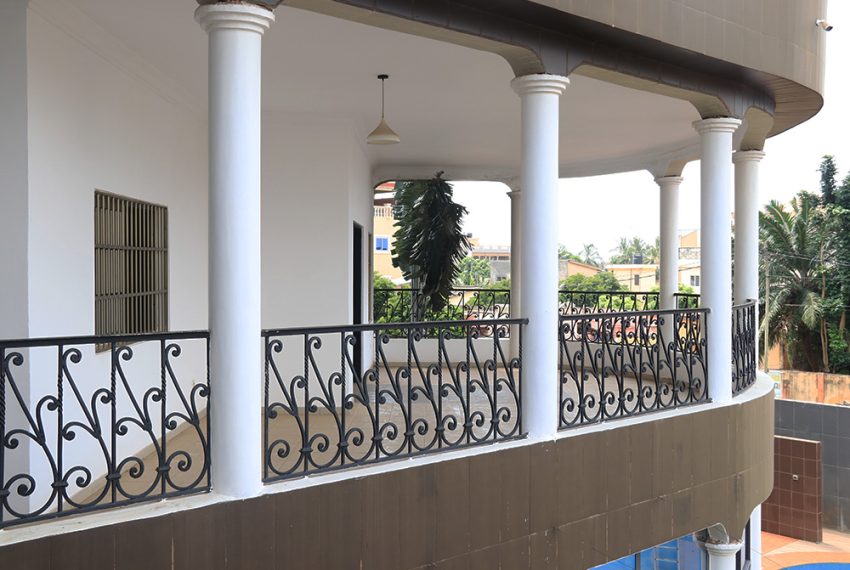 Villa à louer à Djidjolé Lomé Togo 17